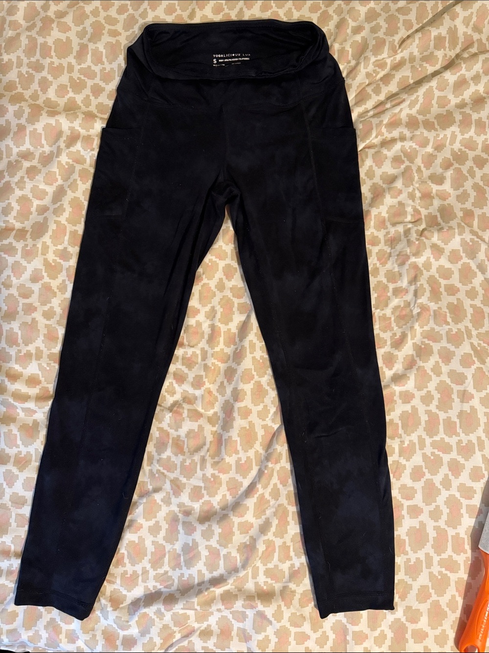 Yogalicious Black High-Waist Leggings with Phone Pockets